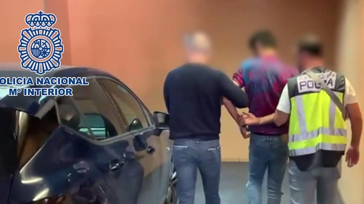 Detenida junto a dos hombres por simular su secuestro y pedir un ...