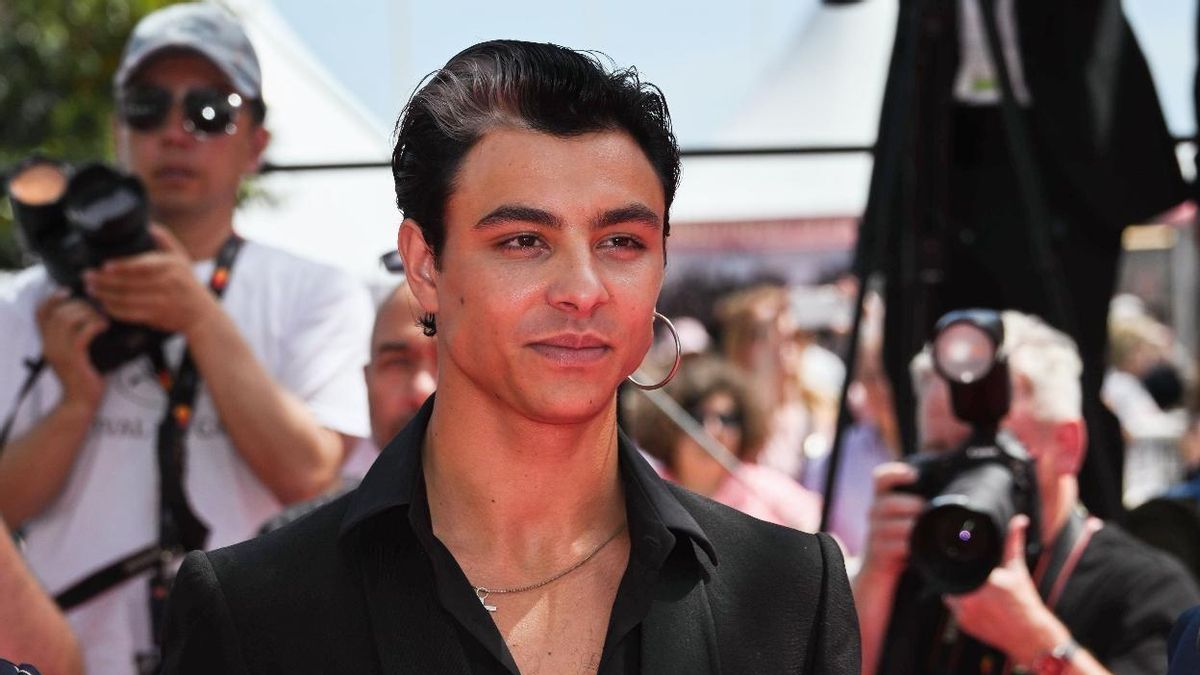 Así es Mitch Robles, hijo de Marta Robles y coprotagonista de 'Romería'