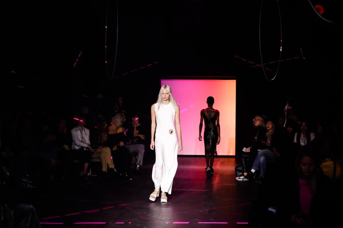 El blanco fue el protagonista del desfile de Chloé.