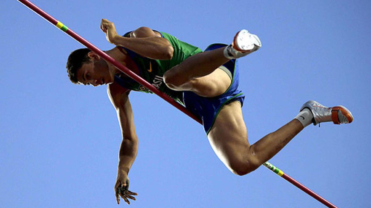 El brasileño Thiago Braz da Silva proclamado el jueves campeón del mundo junior de salto con pértiga, en los Mundiales de atletismo junior, en Barcelona.