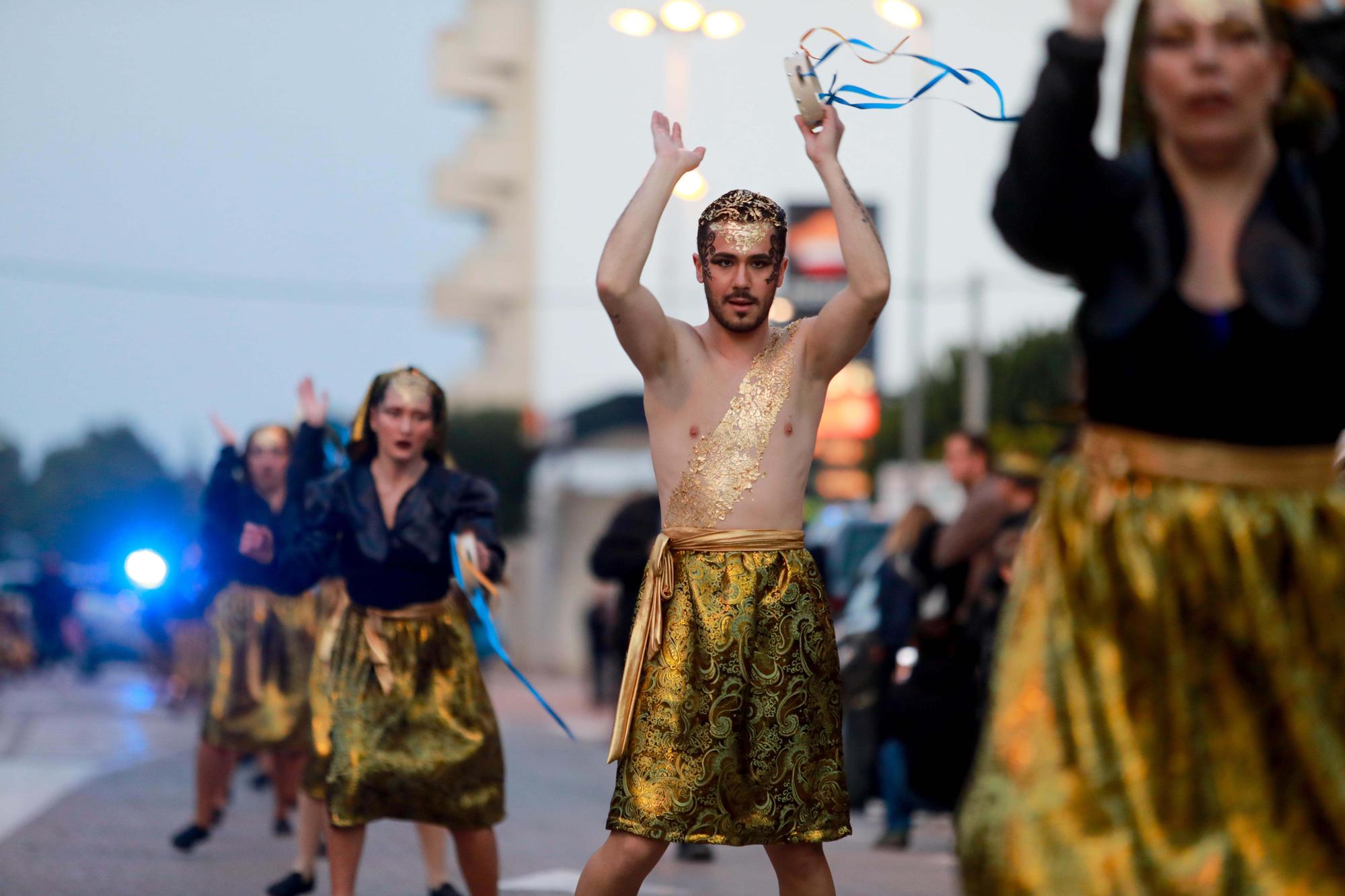 Todas las imágenes de la rúa de carnaval 2023 en Santa Eulària