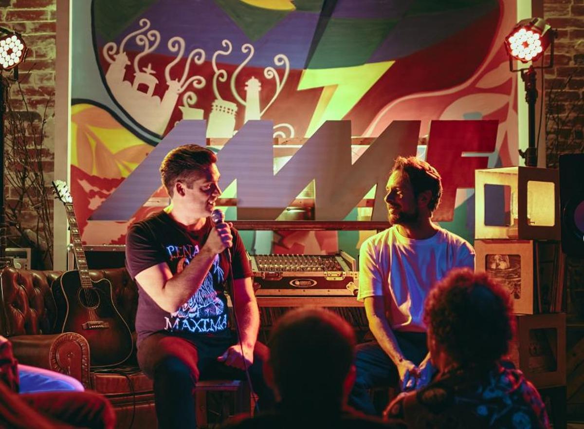 Jaír Ramírez y Víctor Ordóñez en Lambada Records Bar.