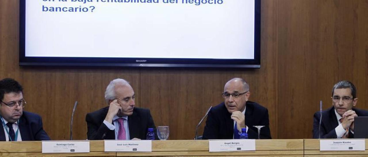 Santiago Carbó, José Luis Martínez, Ángel Bergés y Joaquín Maudos, ayer en València.