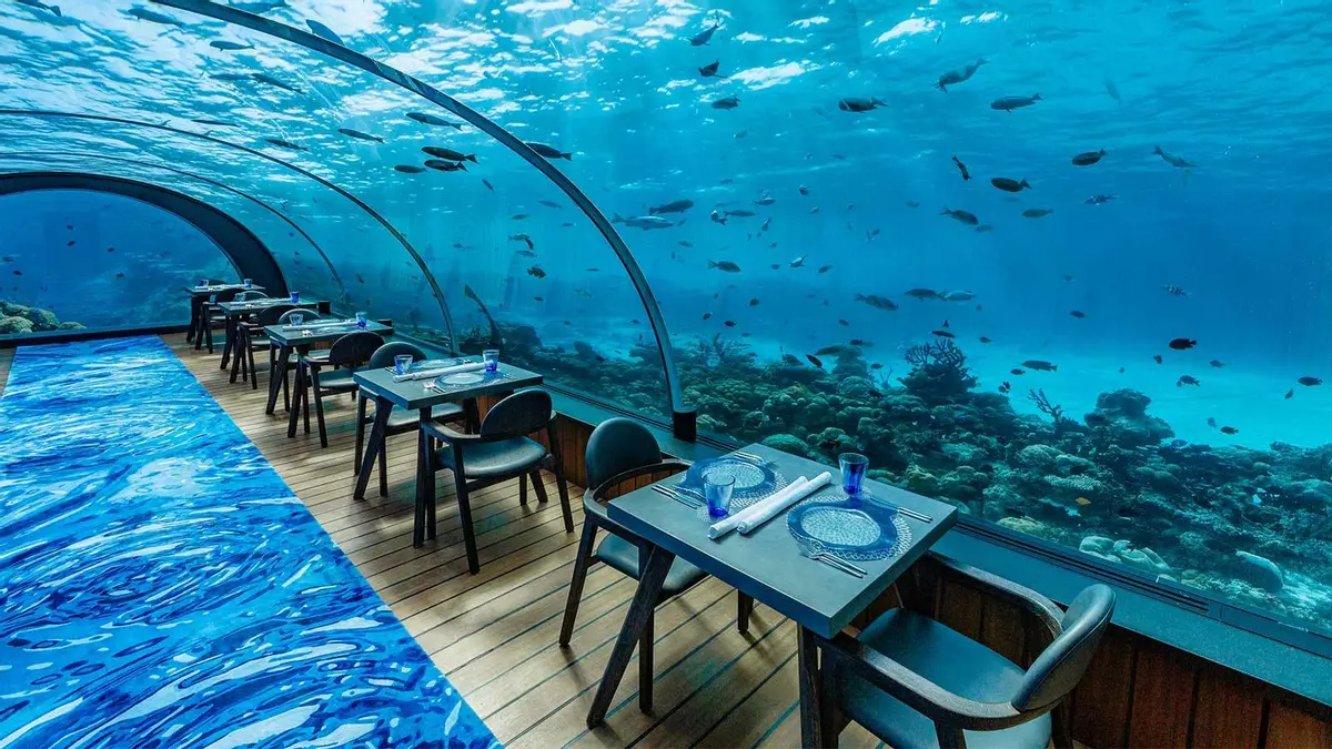 Así es el restaurante submarino más grande del mundo