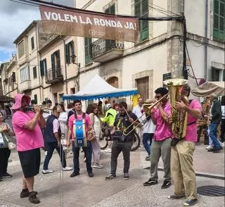 La tradición rural llena de vida la feria de Sencelles con una jornada multitudinaria