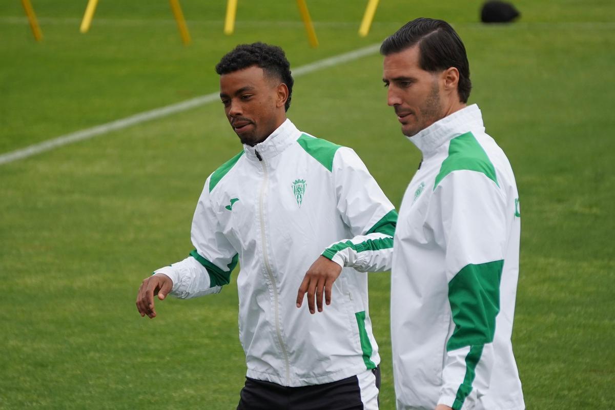 Dalisson de Almeida y Sergi Guardiola, en un entrenamiento de esta semana del Córdoba CF.