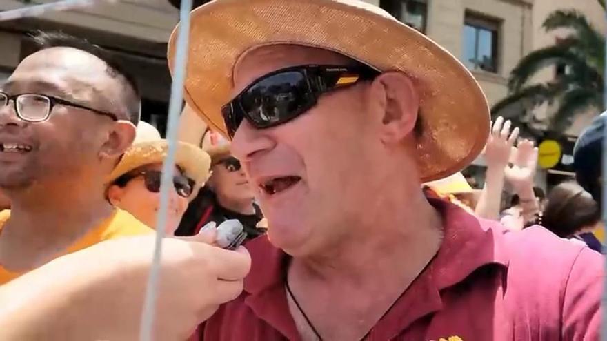 Esto es lo que opinan los alicantinos sobre la mascletà: “Hemos llorado de emoción”