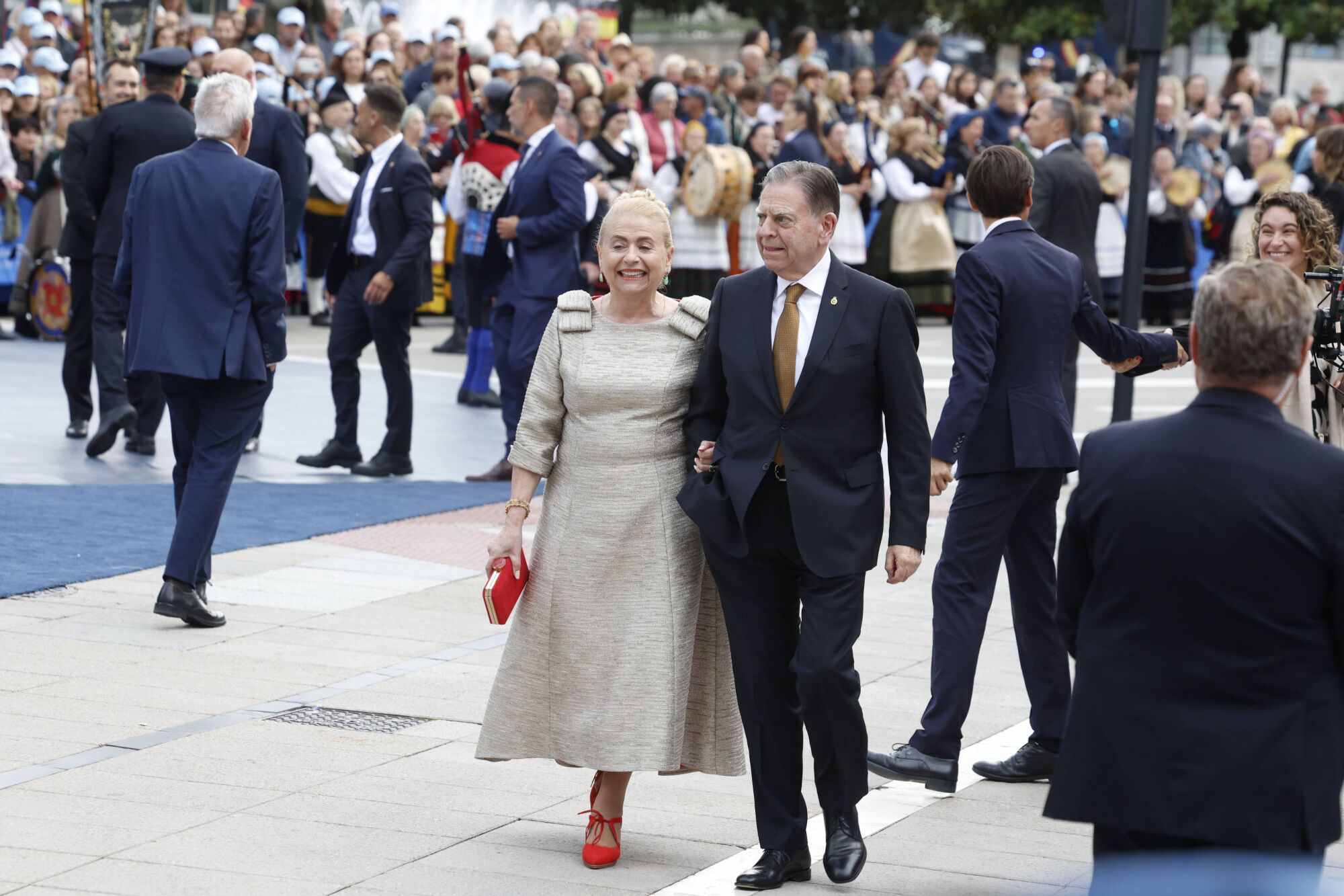  Así fue la llegada de los invitados a los premios "Princesa de Asturias" y su paso por la alfombra azul