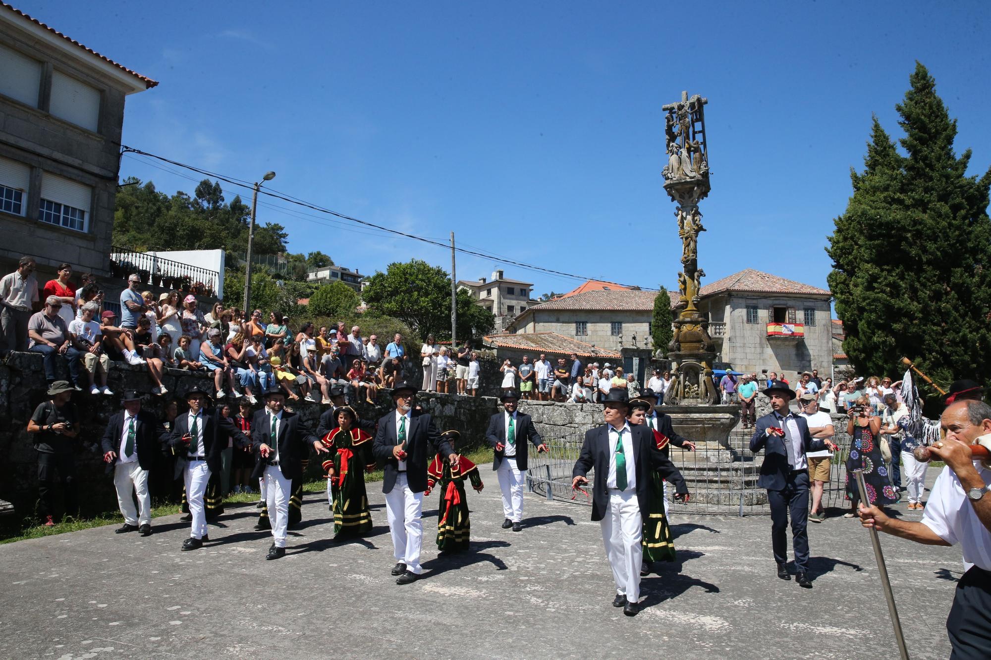 La procesión y la danza de San Roque de O Hío en imágenes (II)