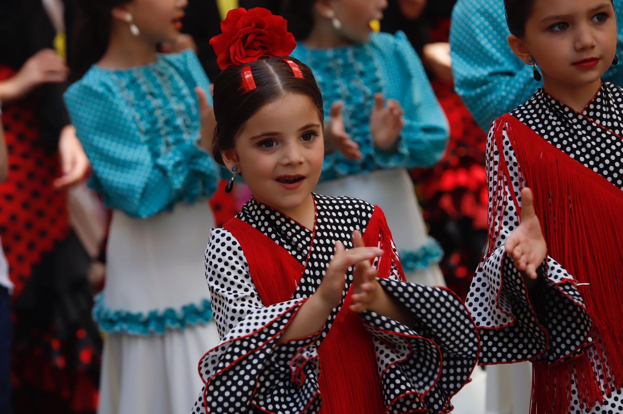 Pasacalles de las academias de baile en Córdoba