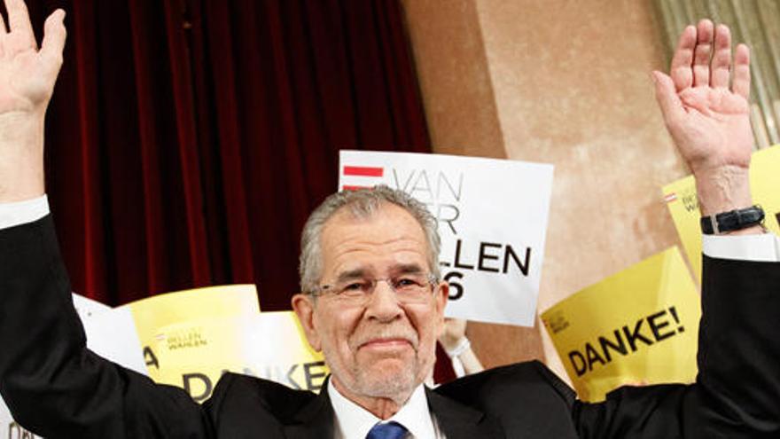 Van der Bellen, nuevo presidente austriaco, celebra su victoria