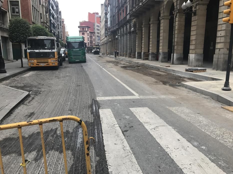 Caos circulatorio junto al "solarón" por las obras en Marqués de San Esteban.