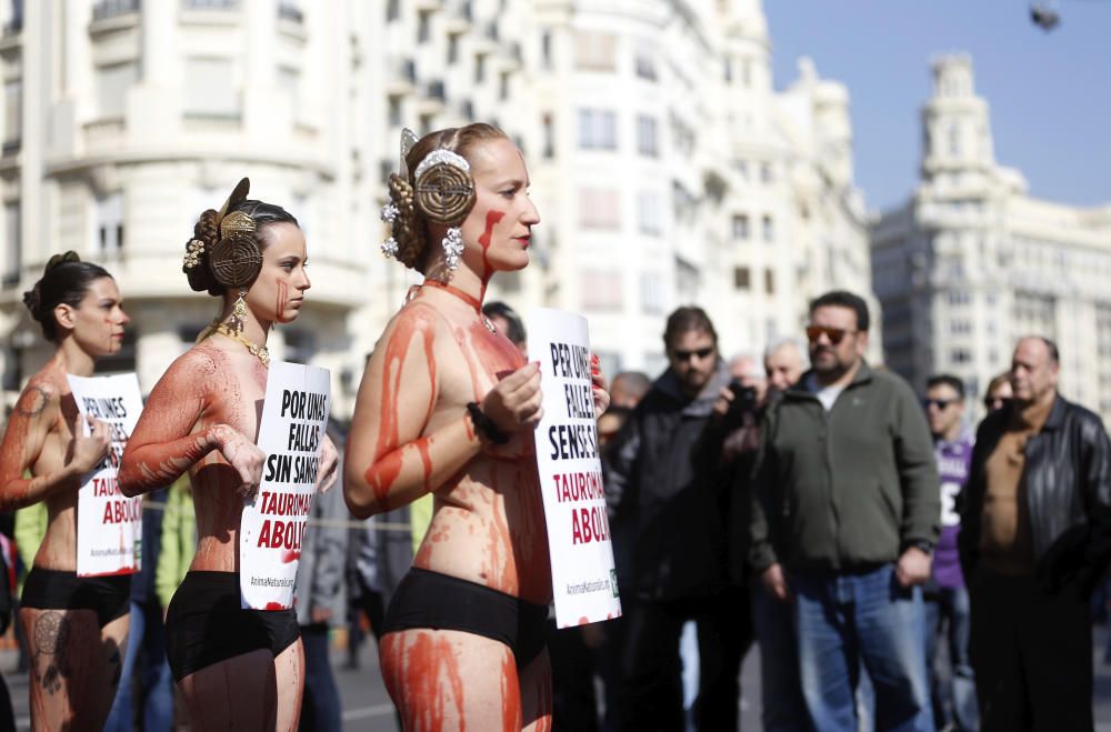 Manifestación y performance antitaurina en Valencia