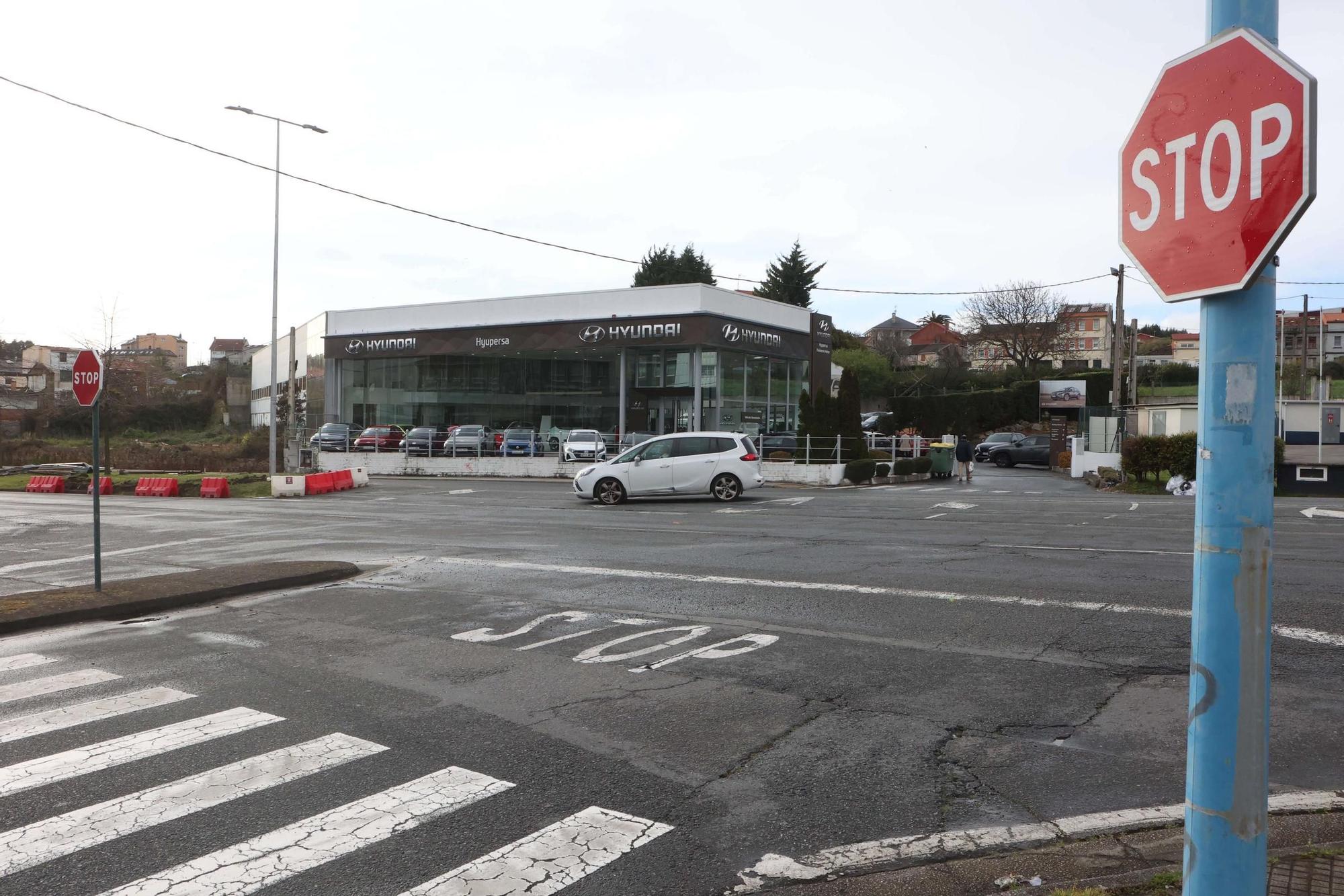 Arrancan en Agrela las obras de la glorieta en el cruce de avenida de Fisterra con calle Gutenberg