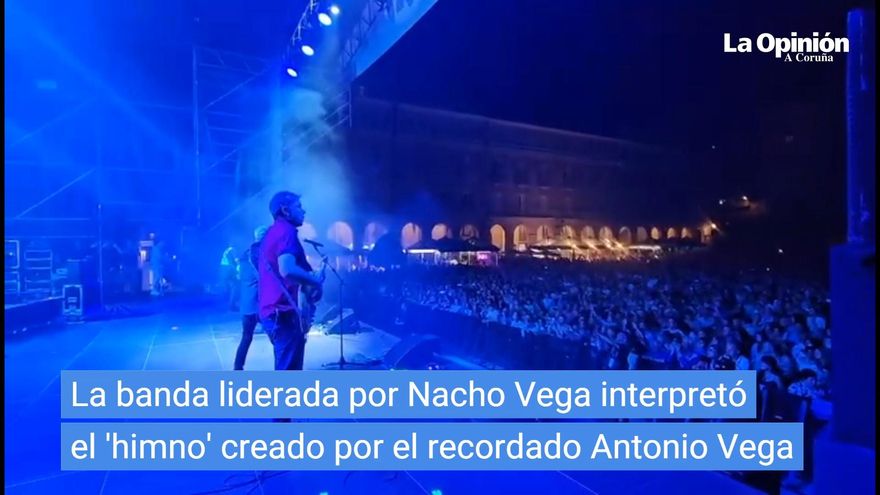 Una bola durante la celebración del Sorteo Extraordinario de la Lotería de Navidad 2024, en el Teatro Real, a 22 de diciembre de 2024, en Madrid (España). El Estado reparte hoy un total de 2.702 millones de euros en premios, lo que supone 112 millones más