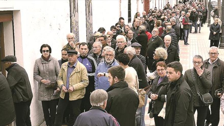 Colas por las figuras en la Feria Taurina