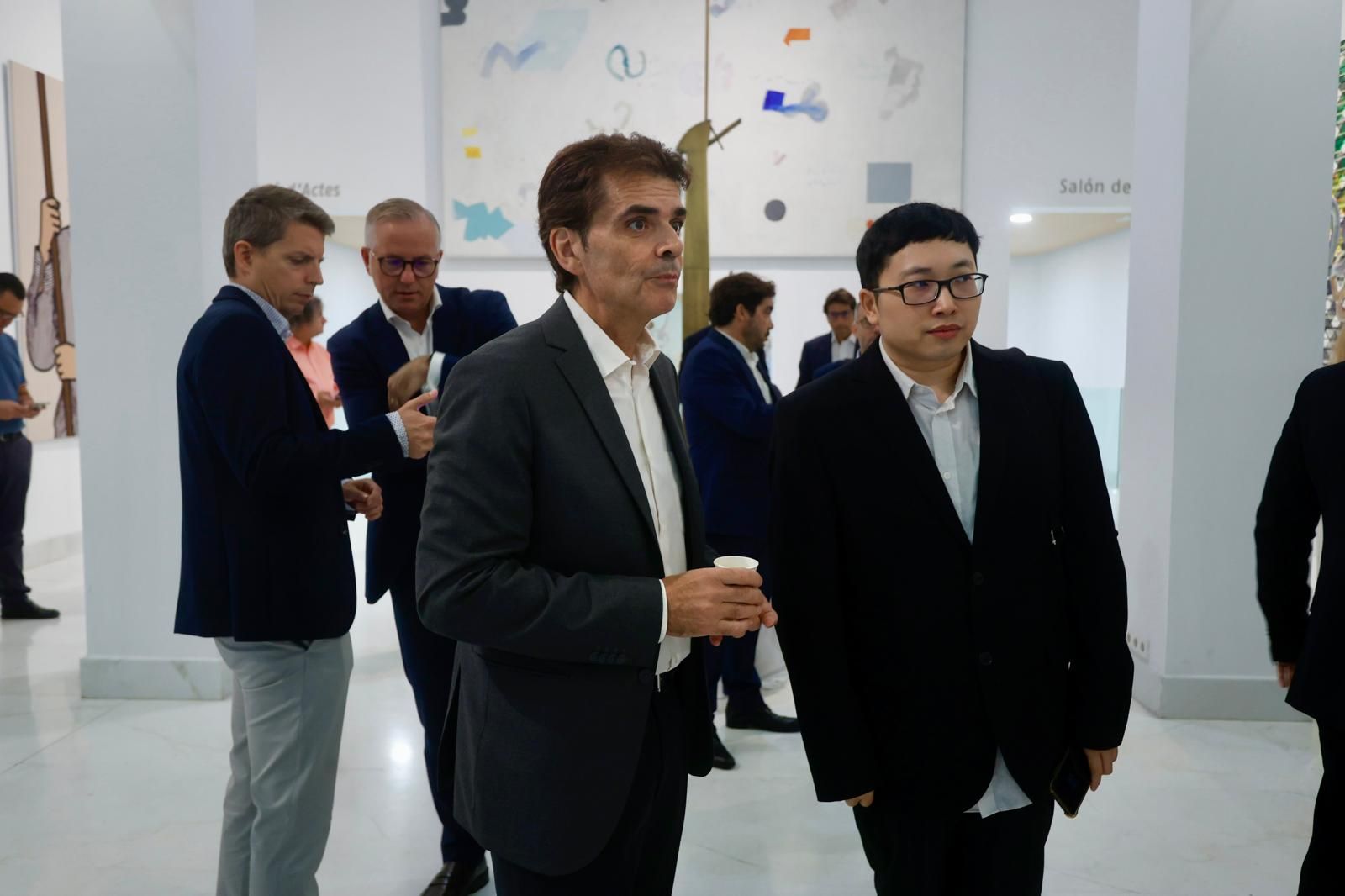 Llegada de los asistentes a la segunda edición del Foro de Energía en la Comunitat Valenciana