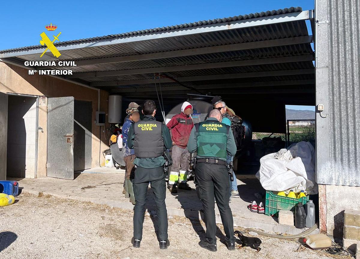 Imagen de la operación facilitada por la Guardia Civil.