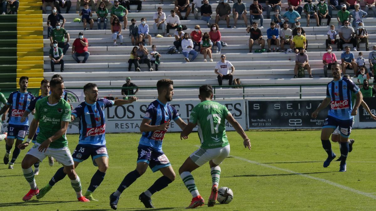 Partido entre el Cacereño y el Coria jugado en el Príncipe Felipe.