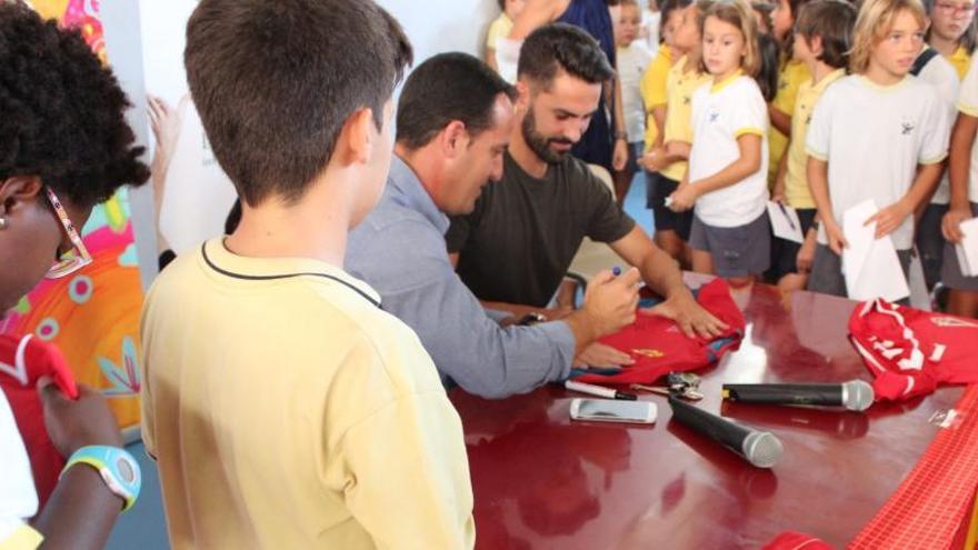 Paco García y Saura, con los alumnos del CC La Flota