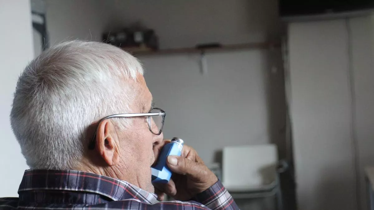 “Este inhalador no me hace nada”: un taller en Sanabria enseña a utilizar estos aparatos