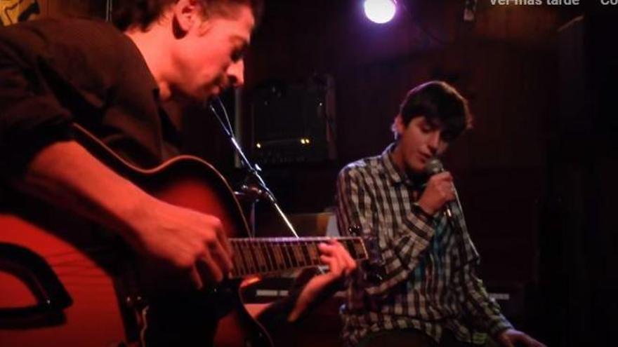 Salvador Sobral actuando en un local de Palma.