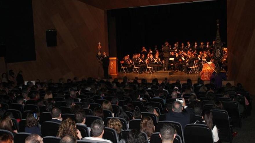La Banda de Música Nazareno de las Torres se presentó e interpretó cuatro marchas procesionales.