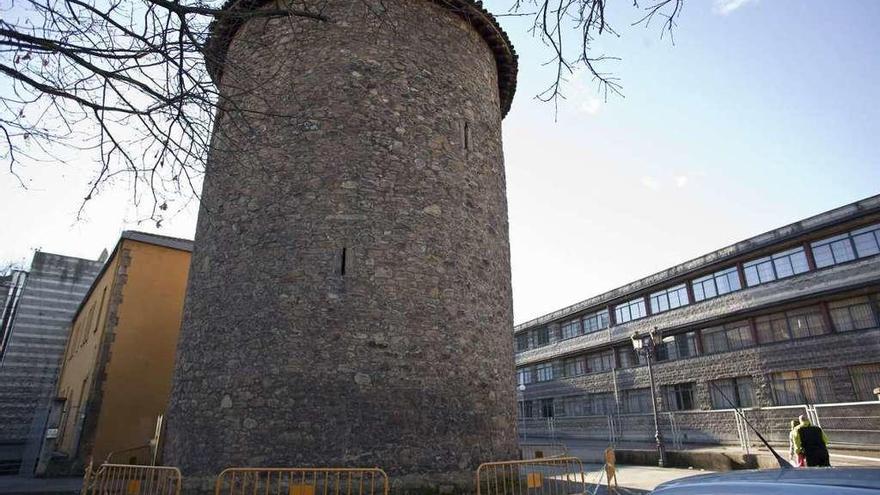 La Torre de la Quintana, vallada por la caída de tejas