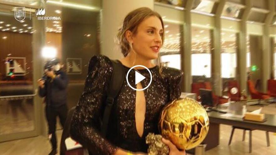 Alexia Putellas con el Balón de Oro