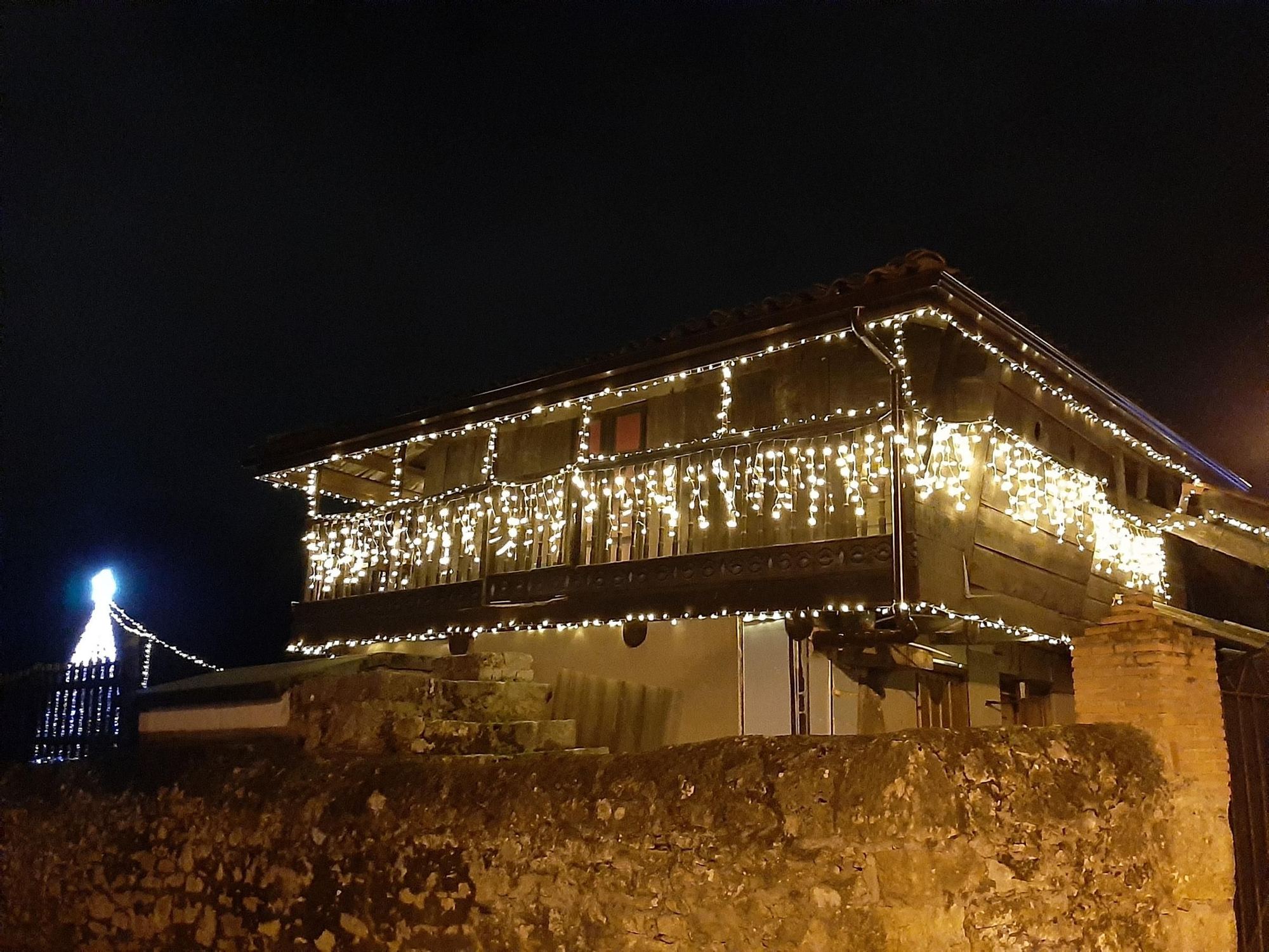 Así brilla Ables en Navidad: la decoración de sus casas, en imágenes