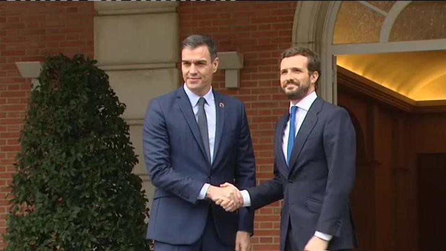 La reunión entre Sánchez y Casado termina sin ningún acuerdo