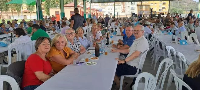 Paella de la Gent Gran en las fiestas de Tavernes de la Valldigna