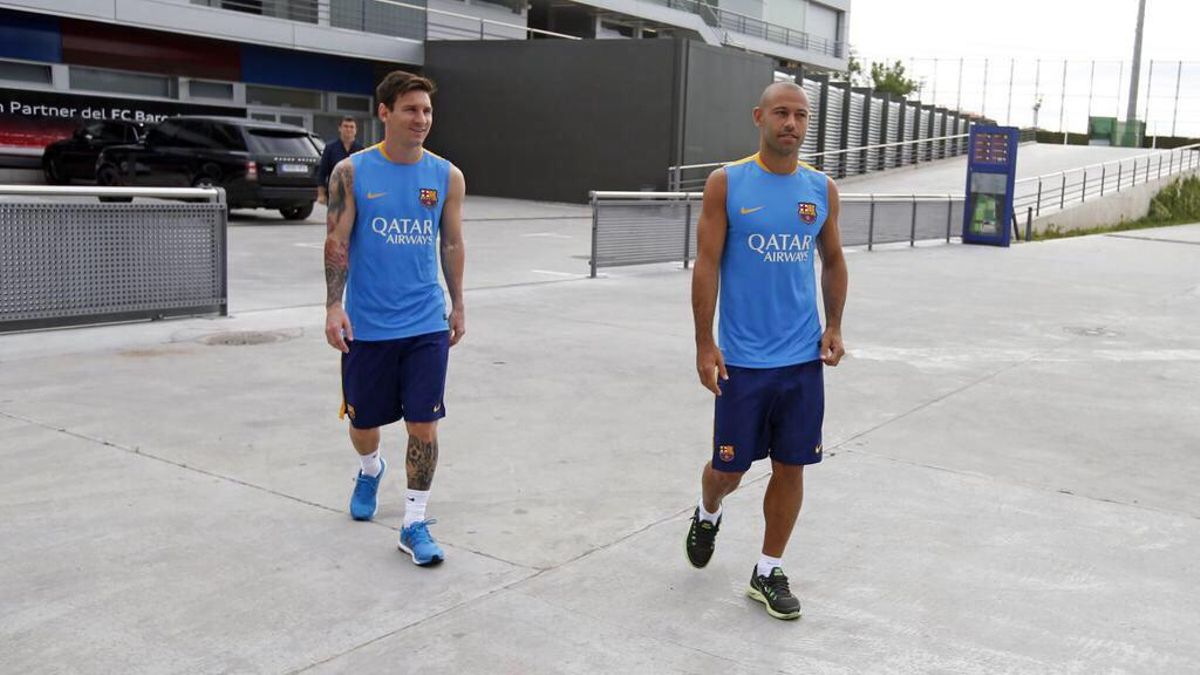 Los dos jugadores del Barça se dirigen a la ciudad deportiva para pasar el control médico e incorporarse al equipo en la recta final de la pretemporada.