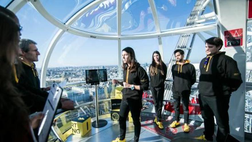 La presentació dels alumnes gironins al London Eye, el cap de setmana passat.