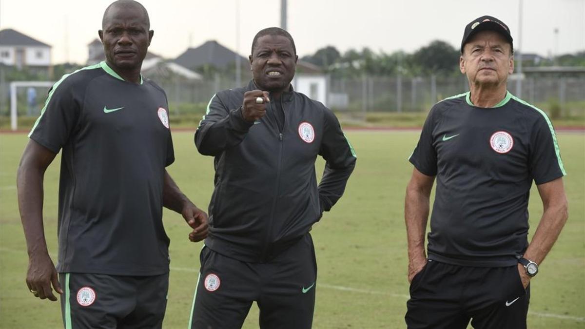 Cuerpo técnico de la selección nigeriana de fútbol