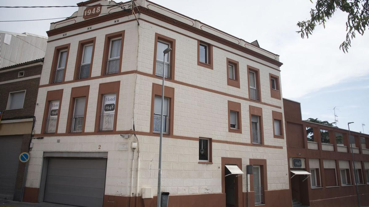 L’Hotel 1948, situat a la carretera de Santpedor de Manresa, va anunciar el tancament el 30 de setembre passat  | MIREIA ARSO