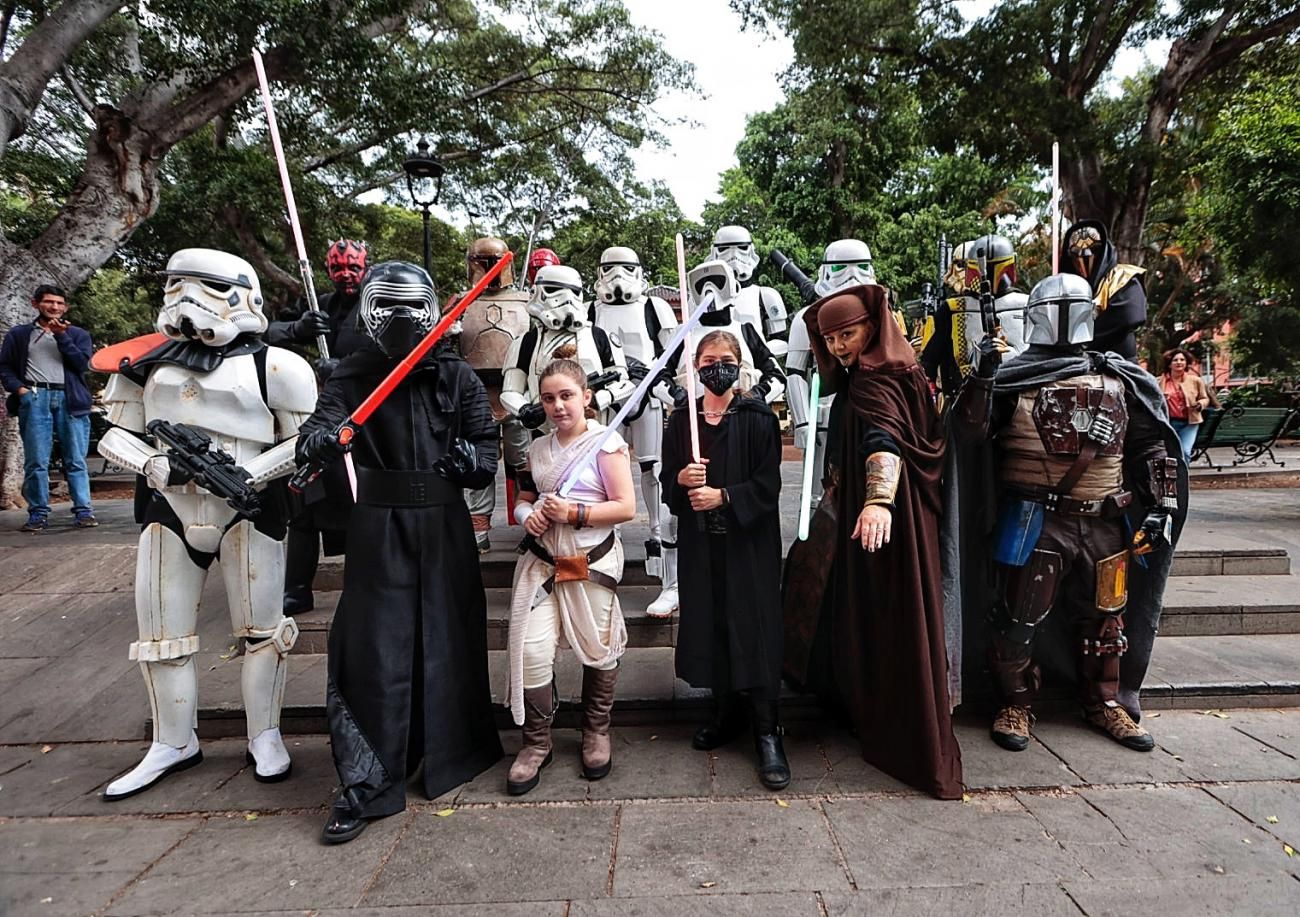 Las tropas imperiales de Star Wars toman las calles de Santa Cruz de Tenerife el día friki