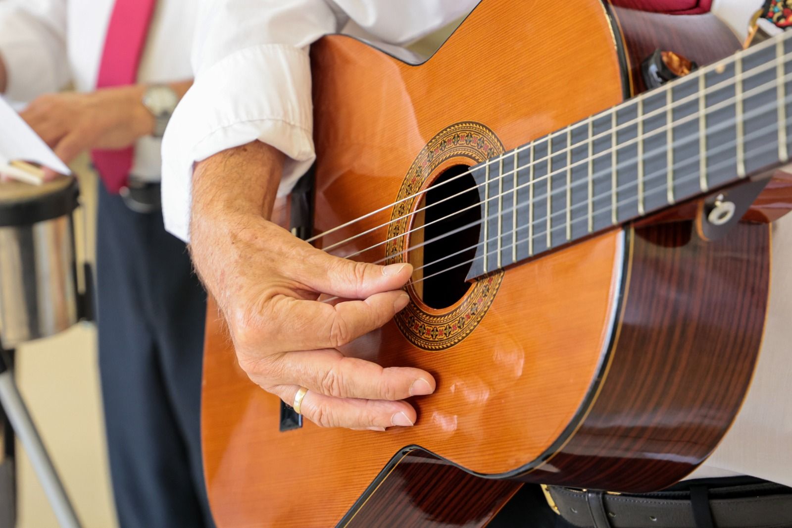 La coral Fusión 60-90 regala recuerdos en forma de canción por Alicante