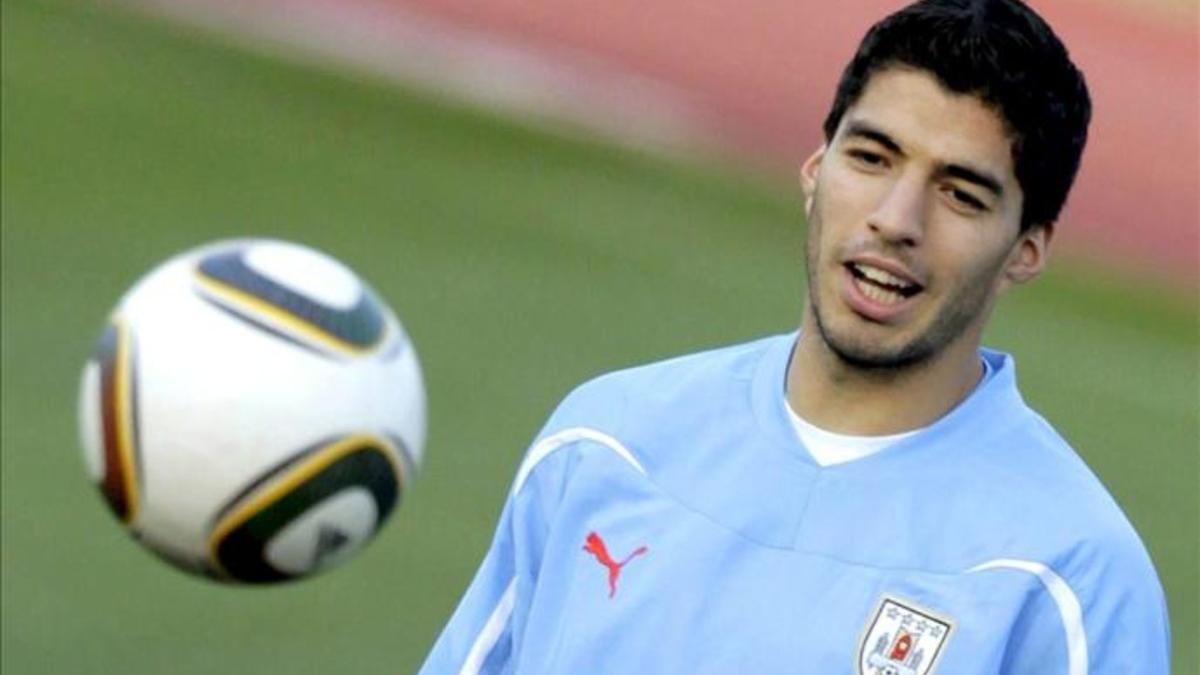 Luis Suárez ha empezado a recortar plazos para integrarse a la selección de Uruguay