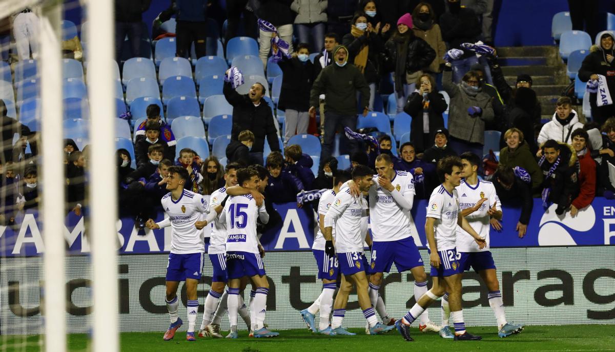 El reciente partido entre el Zaragoza y el Almería en la Romareda.