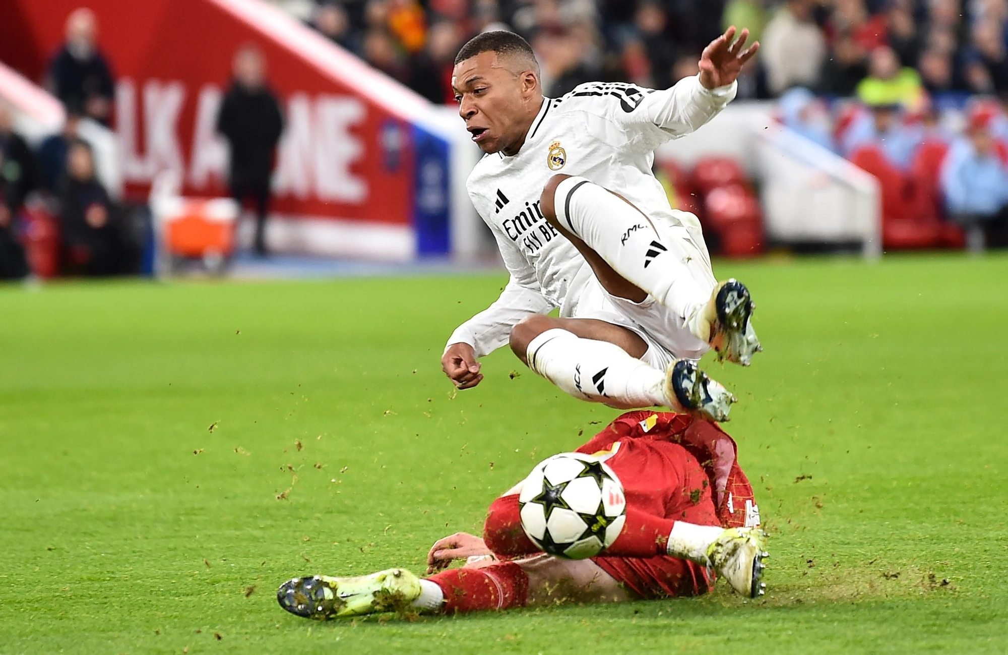 0-0. Courtois sostiene al Real Madrid al descanso