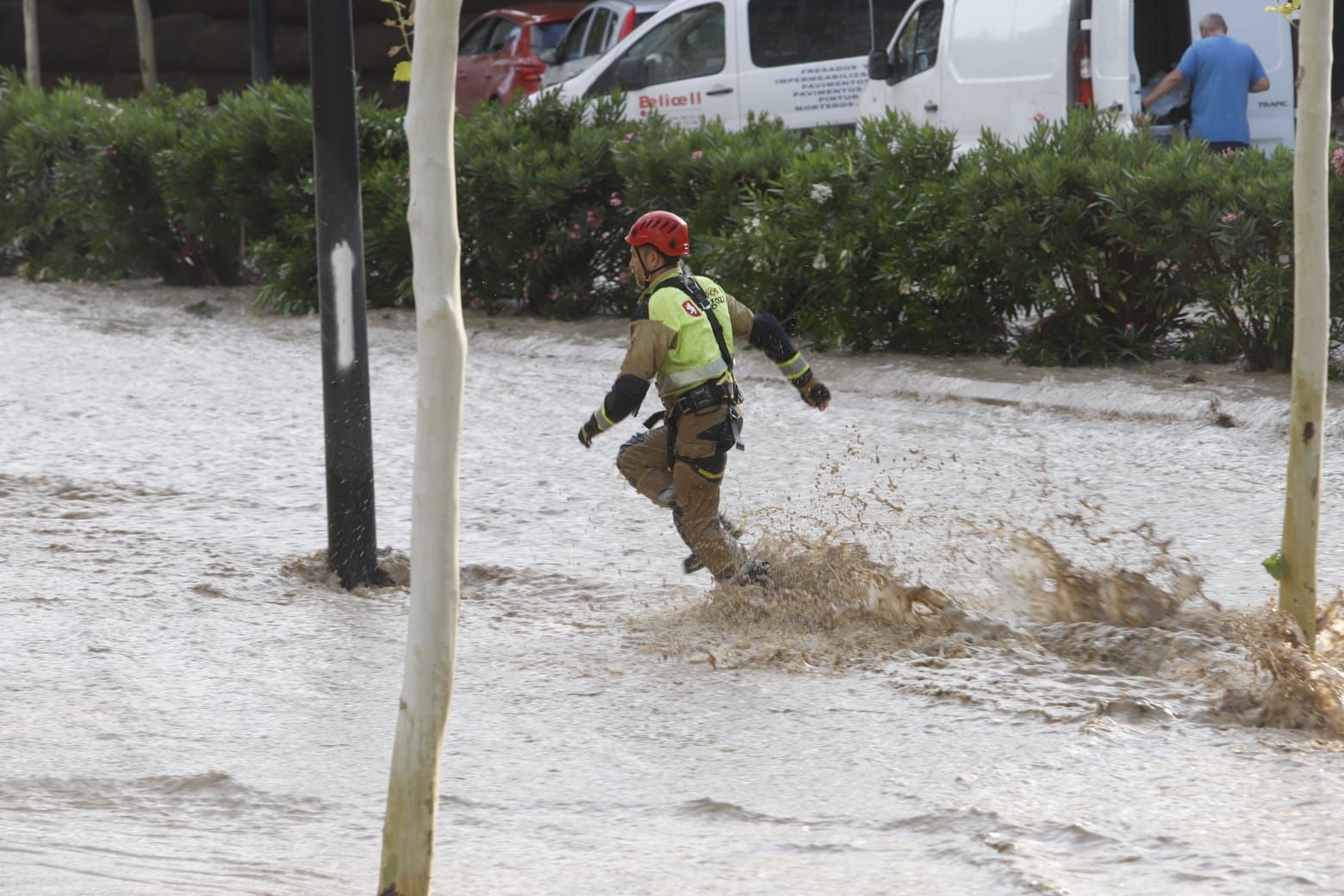 EN IMÁGENES | Así están las calles de Zaragoza por el tormentón de lluvia y granizo