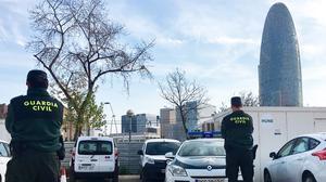 Registre a la caseta d’obres de la plaça de les Glòries.
