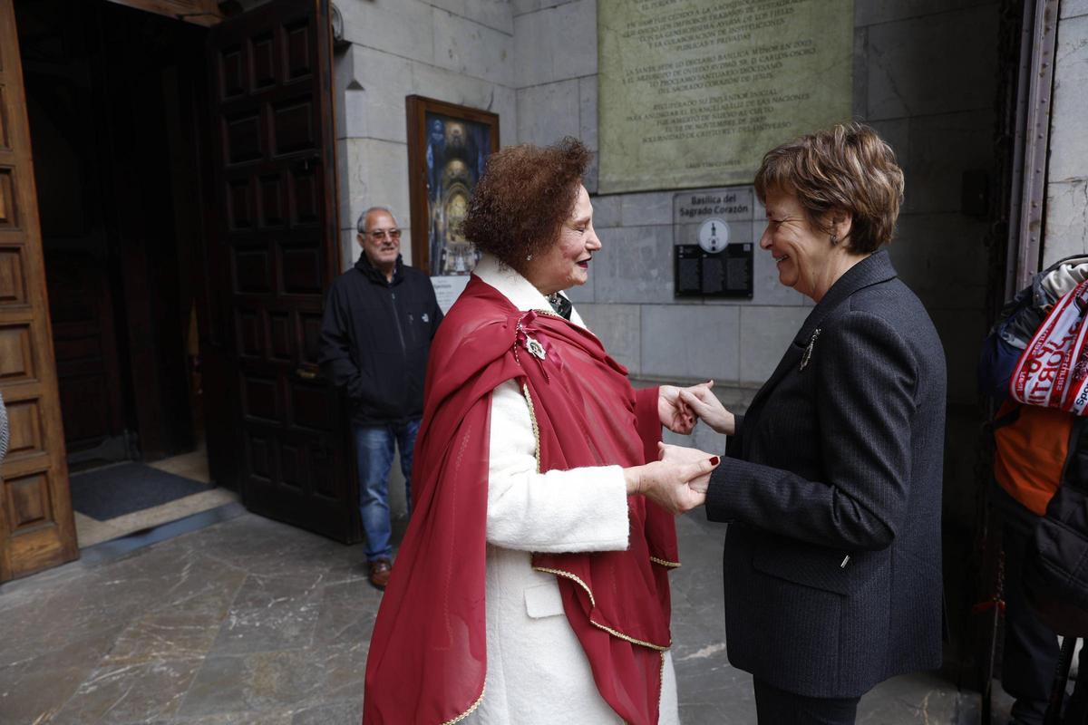 La misa en la basílica de Gijón en honor de Santa Águeda, en imágenes