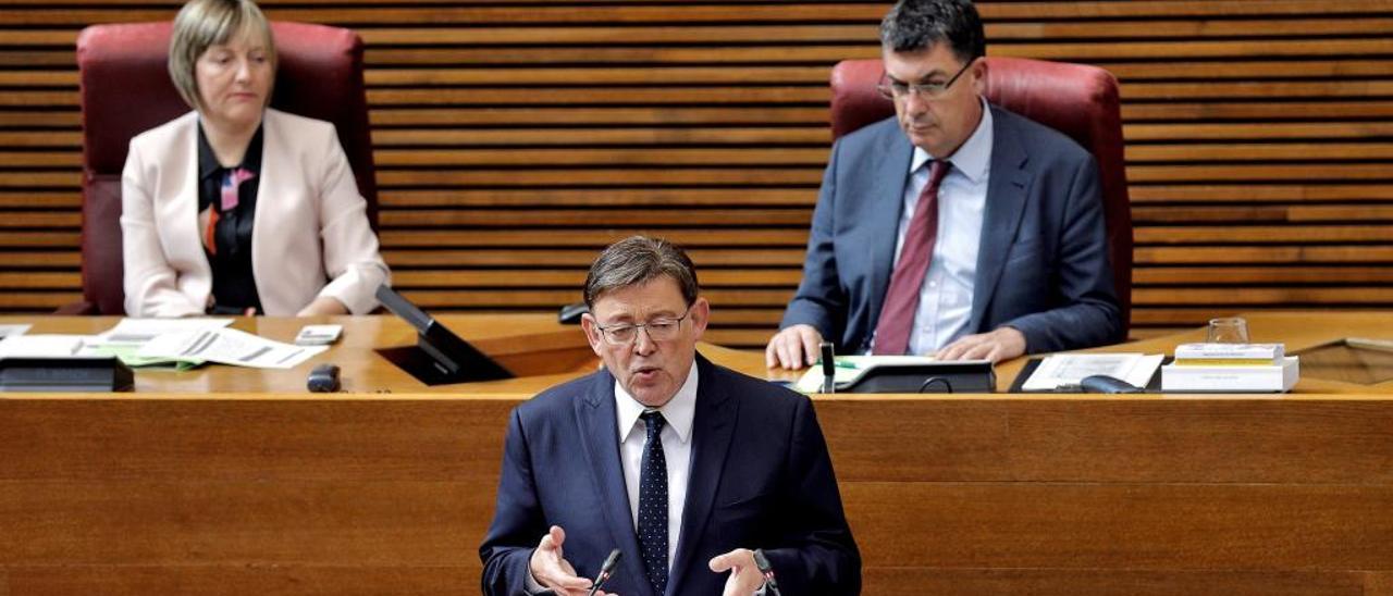 El presidente de la Generalitat, Ximo Puig, durante su intervención de ayer en las Cortes Valencianas en la sesión de investidura.