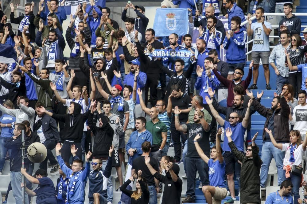 2.500 aficionados del Oviedo apoyan al equipo antes del derbi