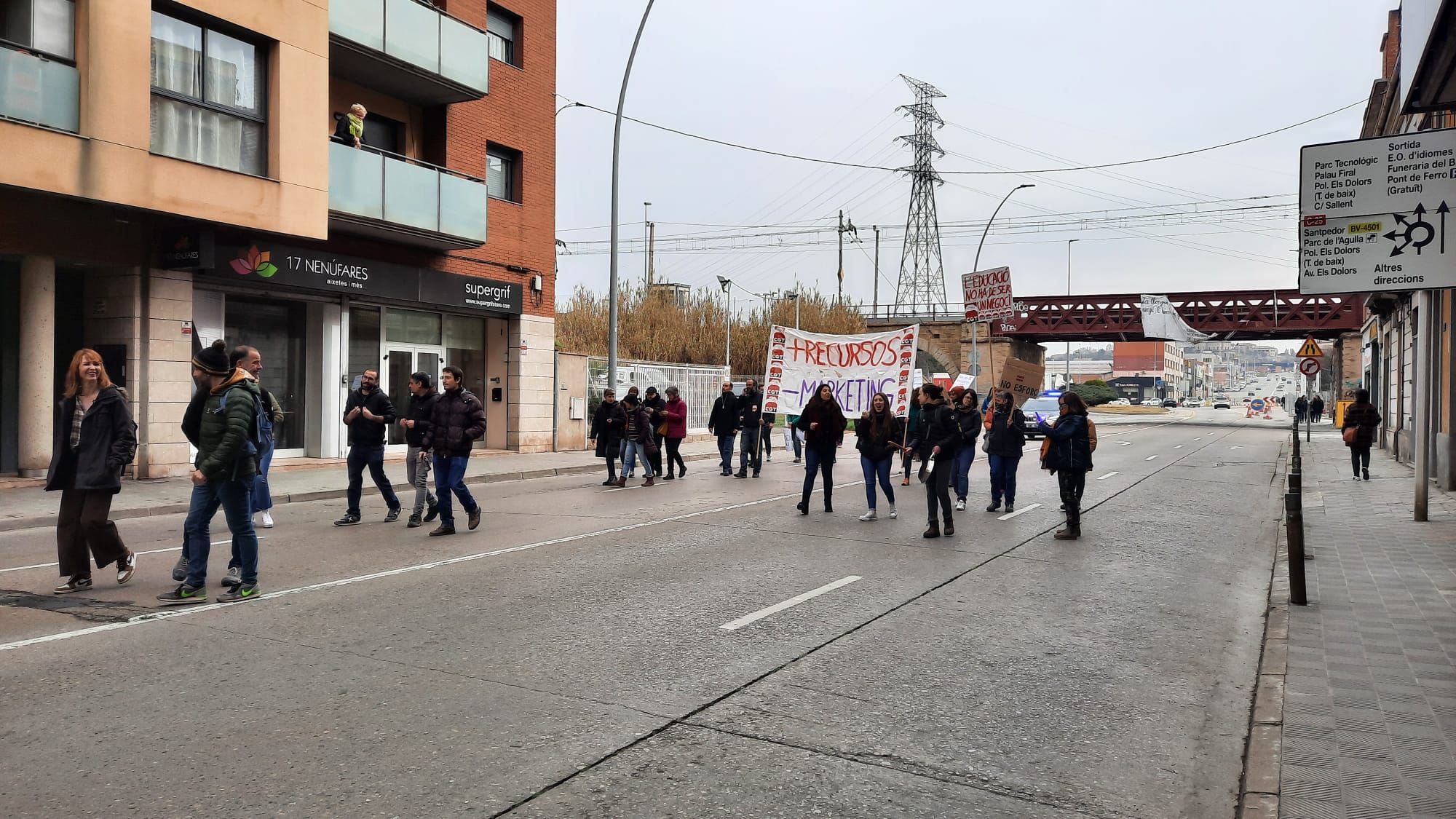 Talls de carretera a Manresa per la protesta de mestres i professors