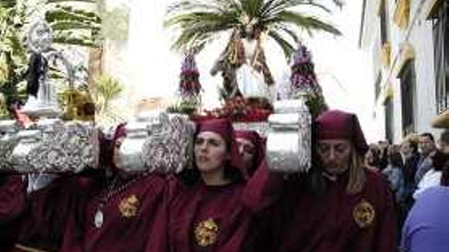 Jesús a su Entrada en Jerusalén estará portado por mujeres.