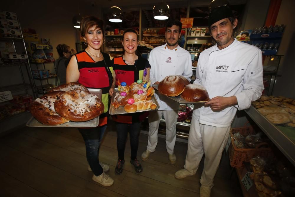 Forn Artesà Rafelet. Mejor panquemado, segundo de escaparate y tercero de torta de pasas y nueces y de monas.