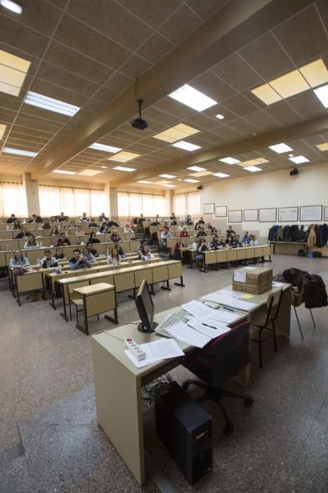 Examen del MIR en Oviedo.